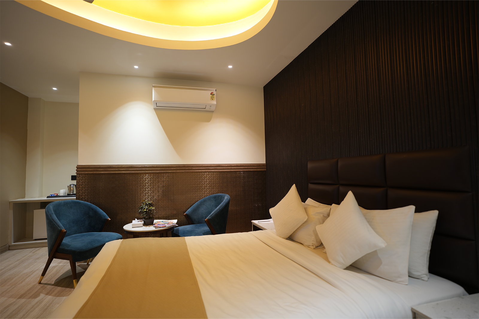 Semi Deluxe Room